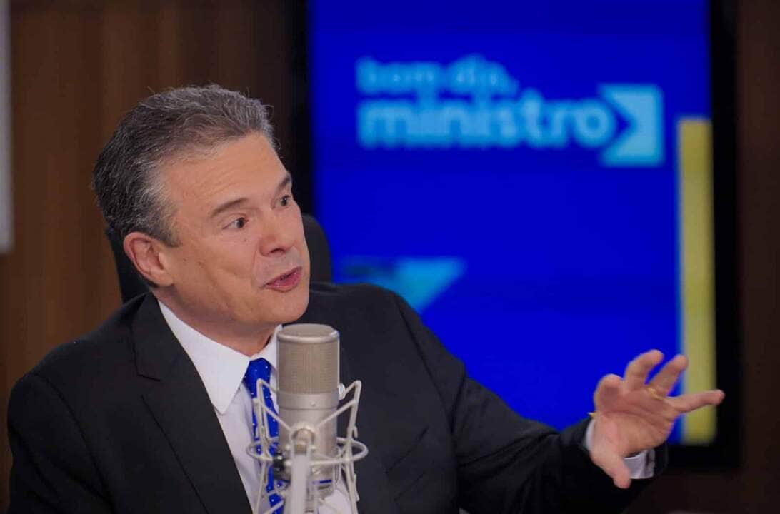 Brasília (DF), 29/11/2023, O Ministro de Aquicultura e Pesca, André de Paula, durante entrevista no programa Bom Dia, Ministro, nos estúdios da EBC. Foto: Rafa Neddermeyer/Agência Brasil