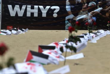 Rio de Janeiro (RJ), 03/11/2023 - A ONG Rio de Paz faz ato, na praia de Copacabana, em repúdio à guerra no Oriente Médio e ao assassinato de milhares de crianças palestinas em Gaza provocado por Israel. Foto: Tânia Rêgo/Agência Brasil