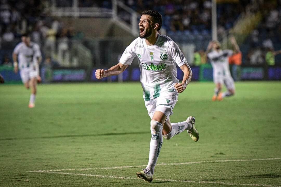 Jadson marcou na vitória por 3 a 1 do Juventude sobre Ceará na última rodada da Série B do Brasileiro - em 25/11/2023 - triunfo garantiu acesso à Série A 2024 Por: Gabriel Tadiotto/EC Juventude/Direitos Reservados