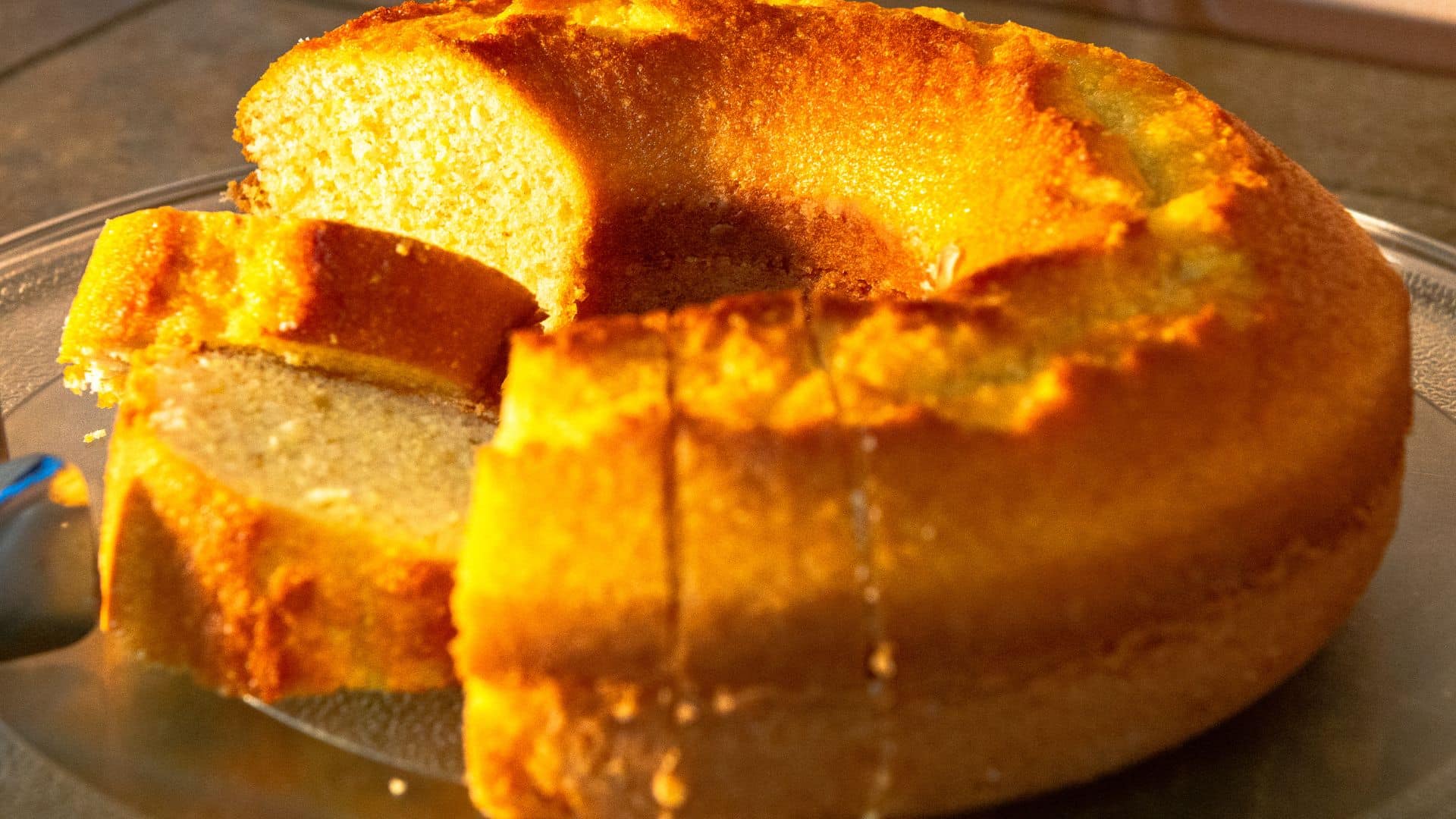 Bolo de fubá com queijo