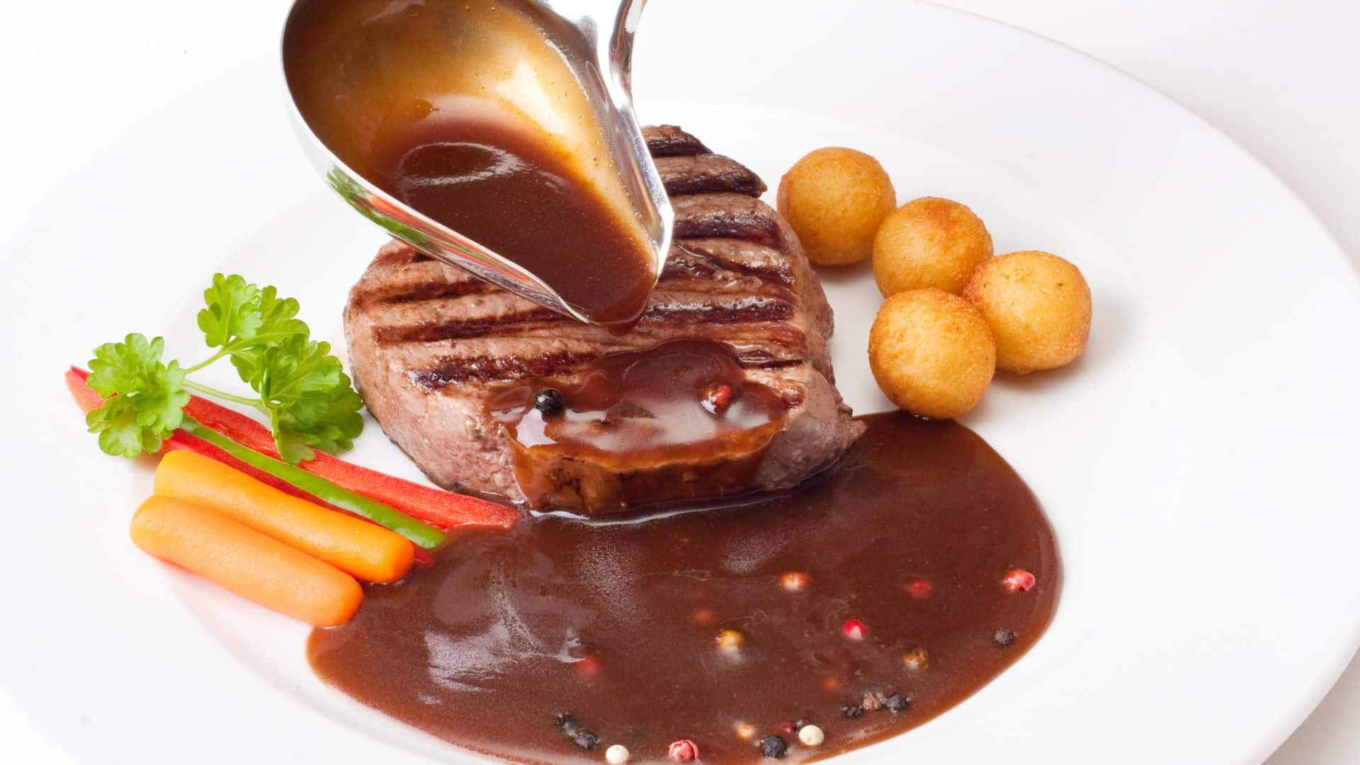 Filé ao molho madeira fácil de fazer e muito delicioso 2 Filé ao molho madeira