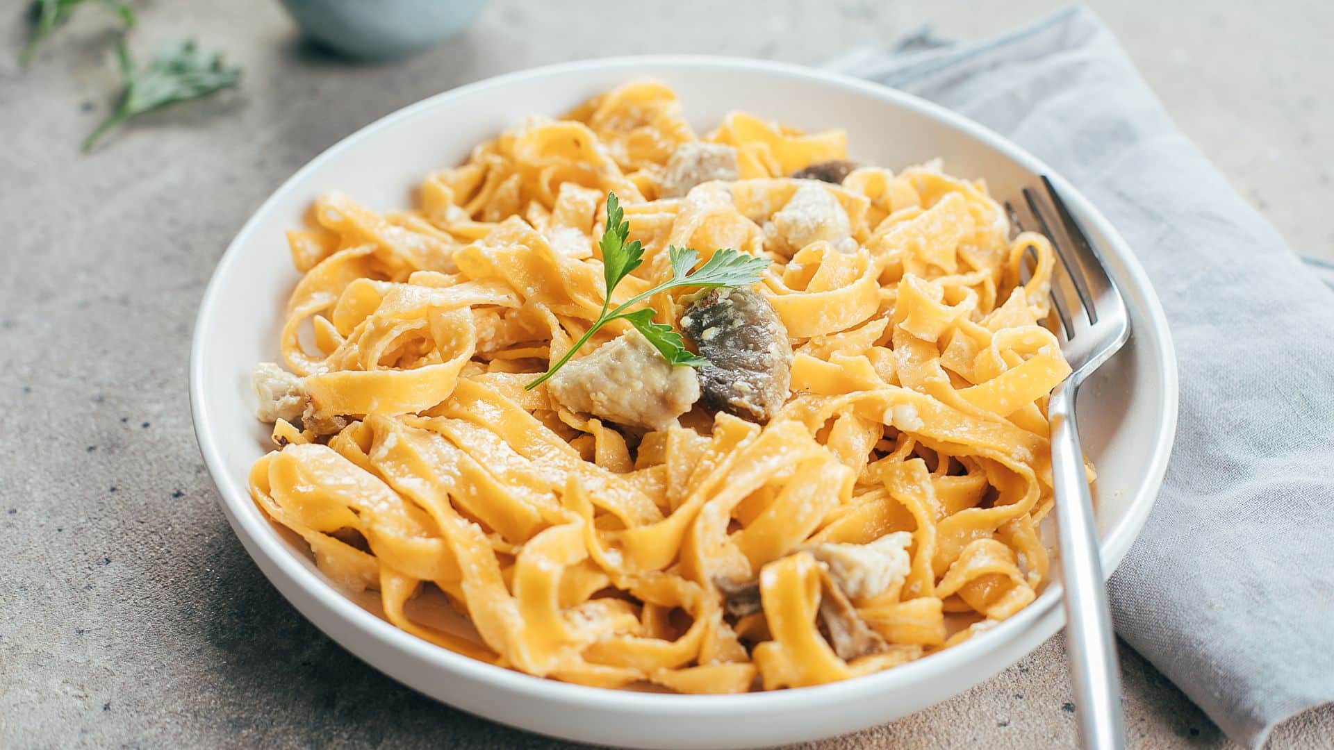 Macarrão com frango simples e saboroso 3 Macarrão com frango
