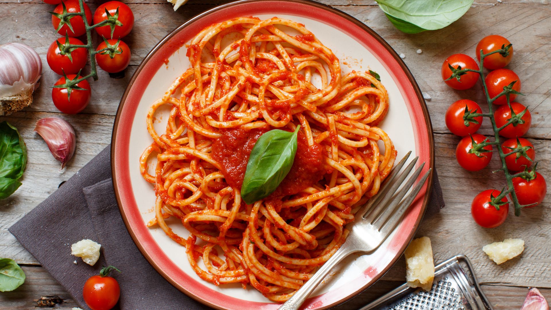 Macarrão com molho de tomate