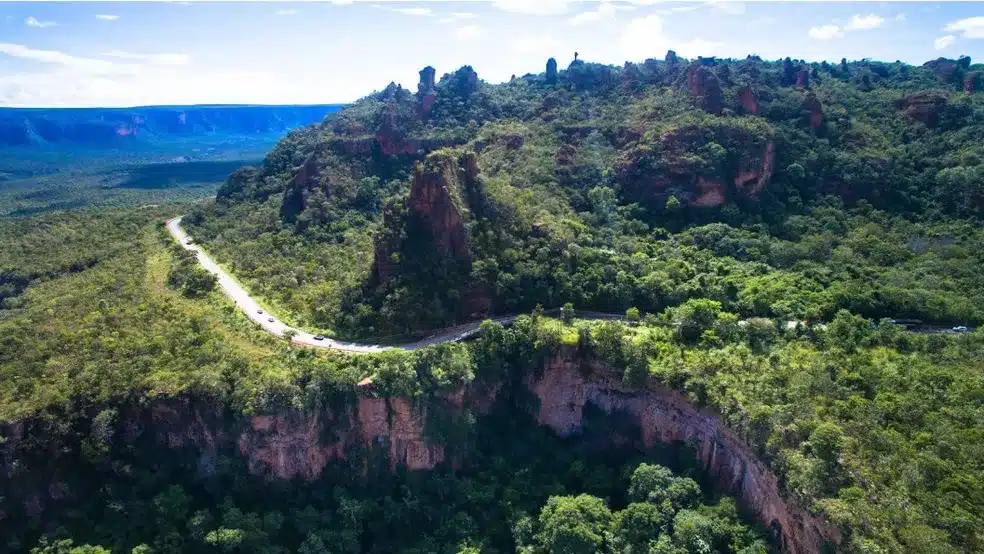 Sinfra-MT interdita tráfego de veículos de carga no Portão do Inferno, na MT-251, causando alterações significativas no transporte