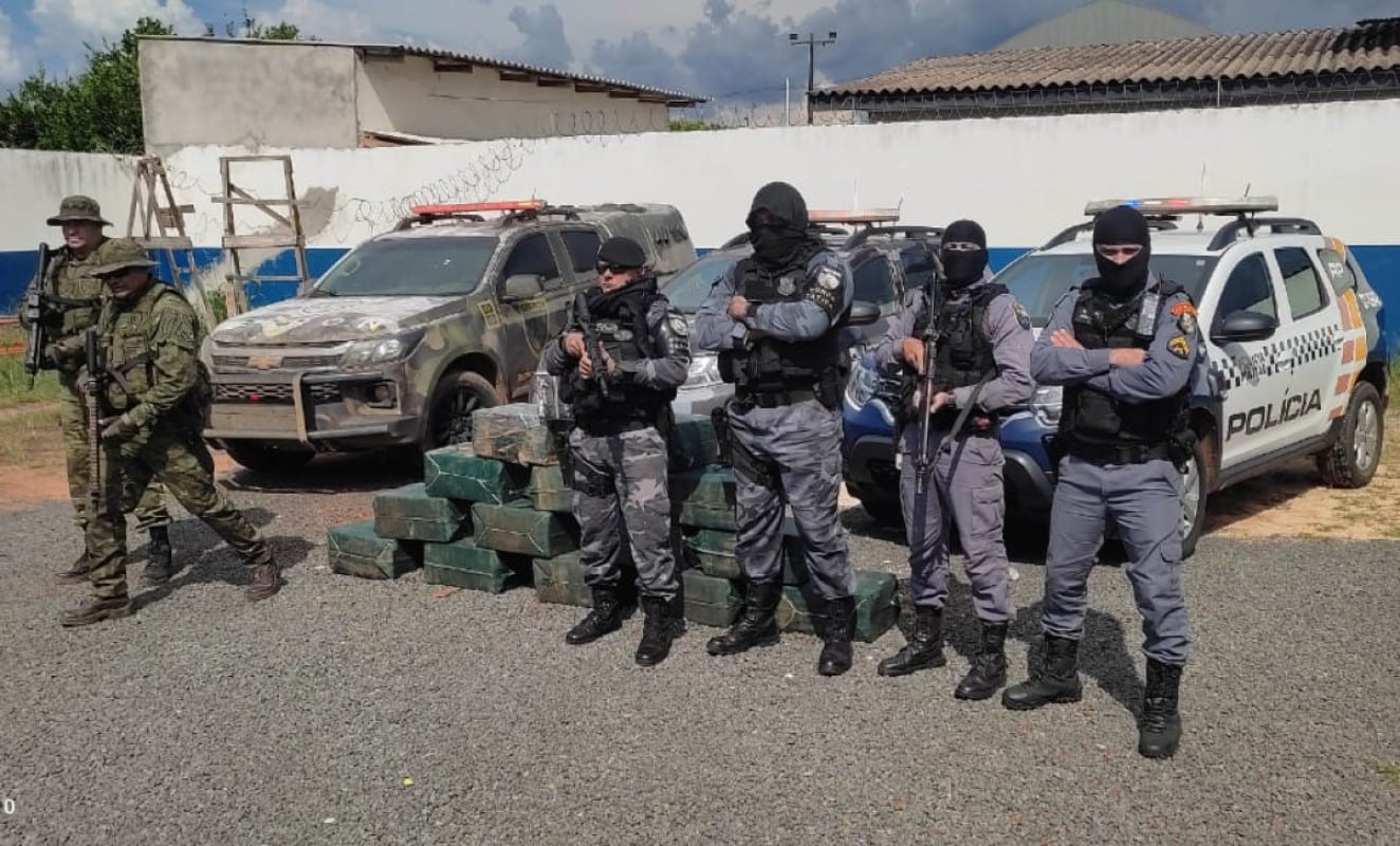 A operação conjunta reforça o comprometimento das autoridades no combate ao tráfico de drogas, visando a preservação da segurança e ordem na região fronteiriça.