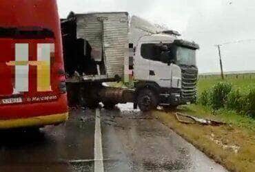Após quase cinco horas de interdição por conta do acidente envolvendo um ônibus e uma carreta, a pista da BR-163 km 699, foi totalmente liberada.