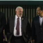 Rio de Janeiro (RJ) 07/12/2023 – O presidente Luiz Inácio Lula da Silva com os presidentes do Paraguai, Santiago Peña, e da Bolívia, Luis Arce, no lançamento do “Rotas para a Integração”, na Cúpula do Mercosul, no Museu do Amanhã. Foto: Fernando Frazão/Agência Brasil