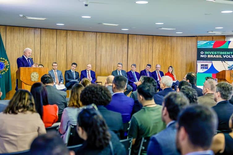 12.12.2023 - Presidente da República, Luiz Inácio Lula da Silva, durante reunião de Anúncios de Investimentos de Bancos Públicos em Estados, no Palácio do Planalto. Brasília - DF. Foto: Ricardo Stuckert / PR