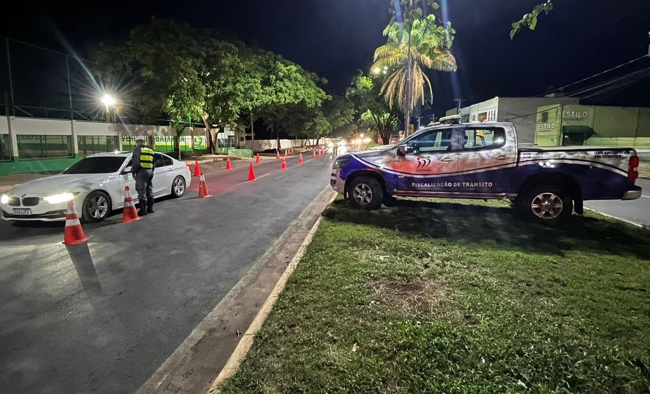 blitz da lei seca em cuiaba prende 17 motoristas e apreende 41 veiculos neste sabado 2 interna 2 2023 12 02 1825830317