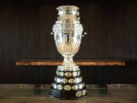 troféu, copa américa Por: Divulgação/Conmebol/Direitos Reservados