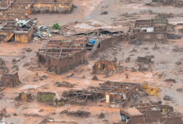 Mariana (MG) - Área afetada pelo rompimento de barragem no distrito de Bento Rodrigues, zona rural de Mariana, em Minas Gerais (Antonio Cruz/Agência Brasil) Por: 07 13:37:43