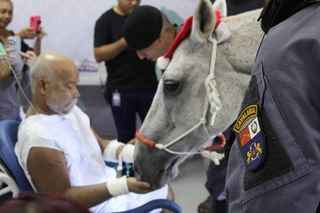 cavalaria da pm leva alegria e descontracao a pacientes do hospital de cancer de cuiaba interna 4 2023 12 13 686693446 scaled