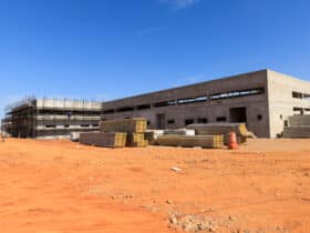 Construção do novo Hospital Regional de Alta Floresta avançou 27,5% só em 2023 e já soma o total de 33,9% de execução              Crédito - Marcos Vergueiro | Secom-MT