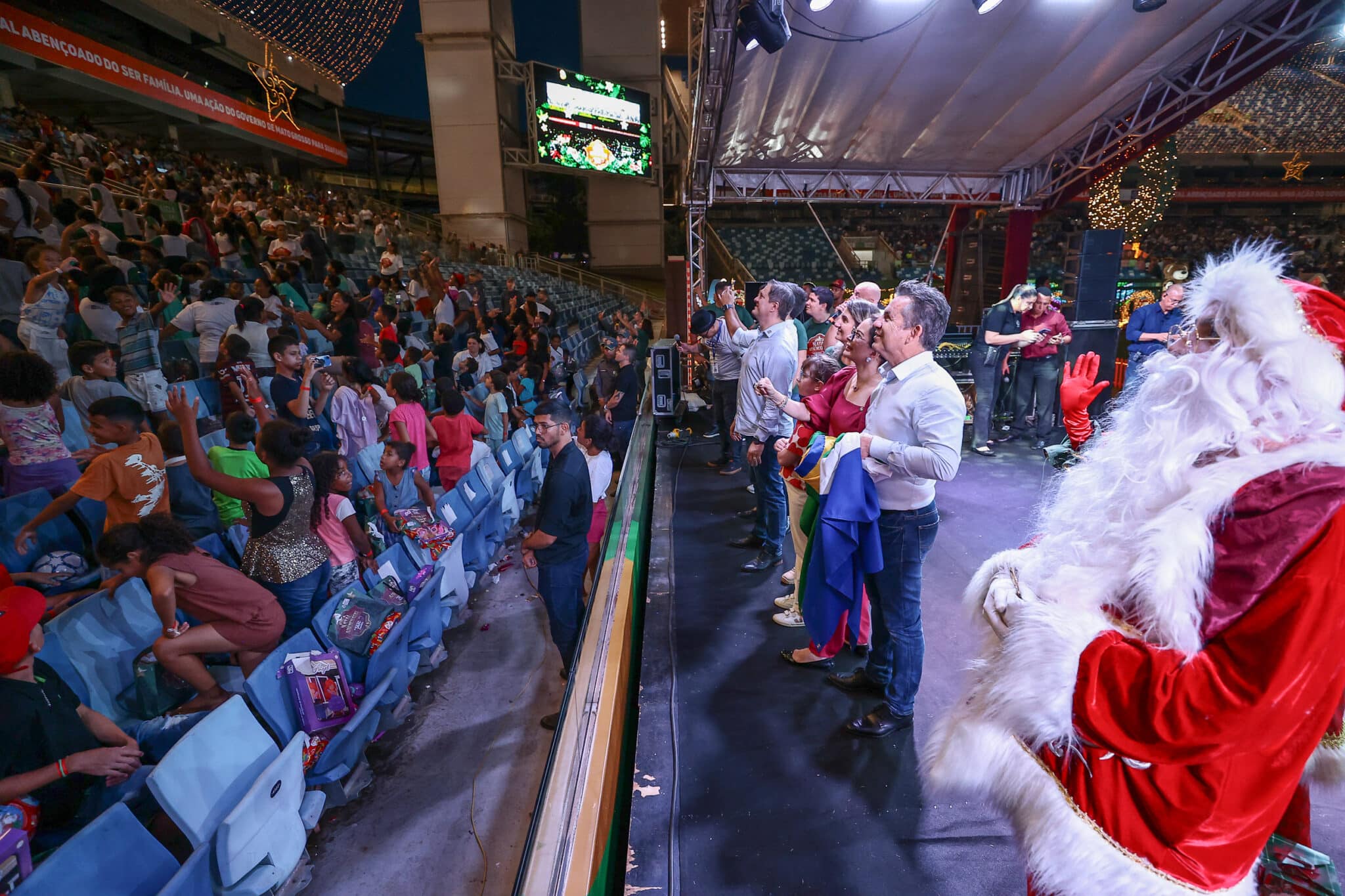 coordenado pela primeira dama de mt natal abencoado do ser familia recebe 15 mil criancas na arena pantanal interna 2 2023 12 20 655736219 scaled