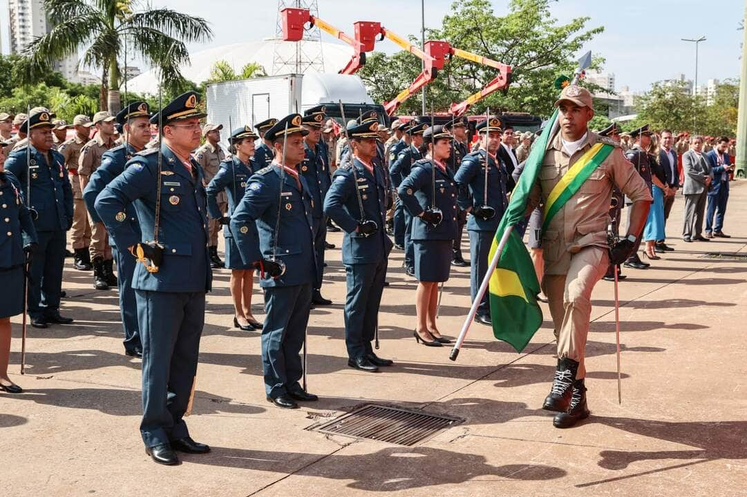 governo de mt entrega 17 novos veiculos para reforcar estrutura do corpo de bombeiros em todo o estado interna 4 2023 12 01 1115379108