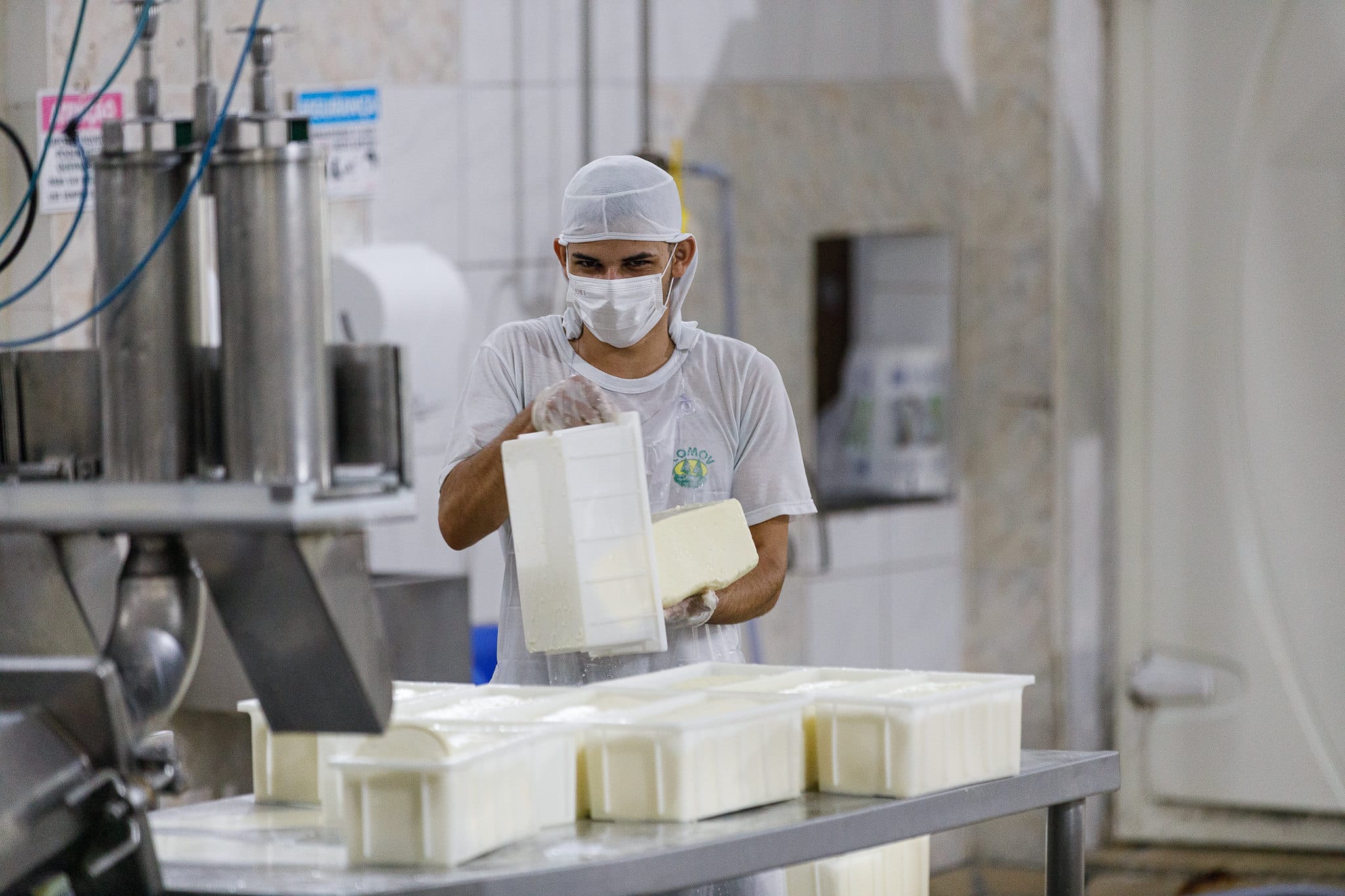 governo entrega silo de armazenamento de leite e novilhas prenhes para produtores familiares de alta floresta interna 2 2023 12 02 368769214