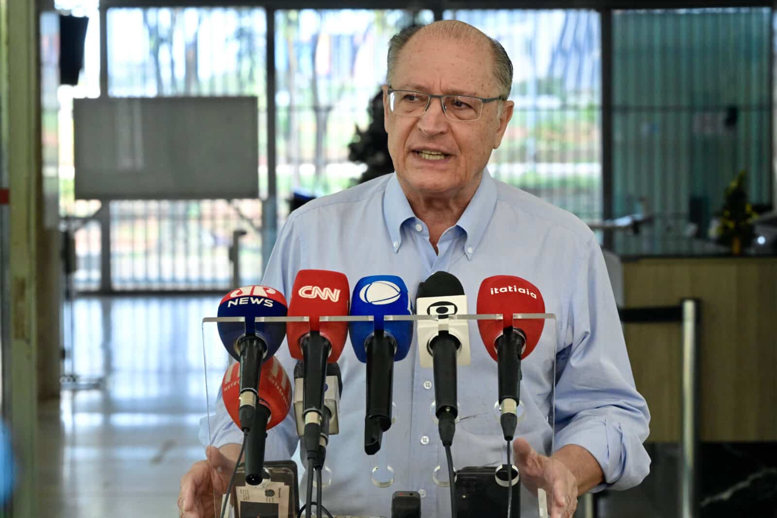 Brasília (DF), 31/12/2023 - Vice-Presidente da República, Geraldo Alckmin, durante entrevista coletiva na Esplanada dos Ministérios, em Brasília. Foto : Cadu Gomes/VPR