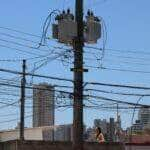 São Paulo (SP), 06/11/2023 - Poste de energia elétrica com cabos desconectados durante blecaute de ebergia da Enel da Via da Saúde. Foto: Rovena Rosa/Agência Brasil