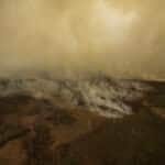 Porto Jofre (MT) 17/11/2023 – Cortina de fumaça profocada pelo incêndio florestal que atige o Pantanal. Foto: Joédson Alves/Agência Brasil