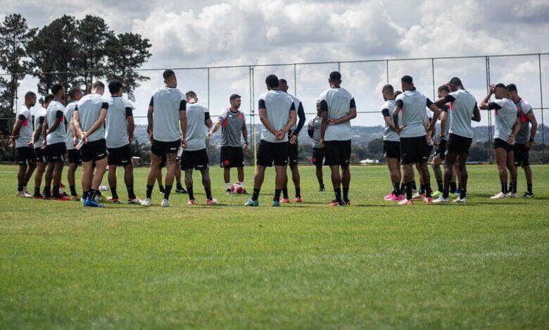 Vasco x Nova Iguaçu ao vivo; onde assistir, escalações e horário do jogo deste domingo (10) pelo Carioca. Fotos: Facebook Vasco