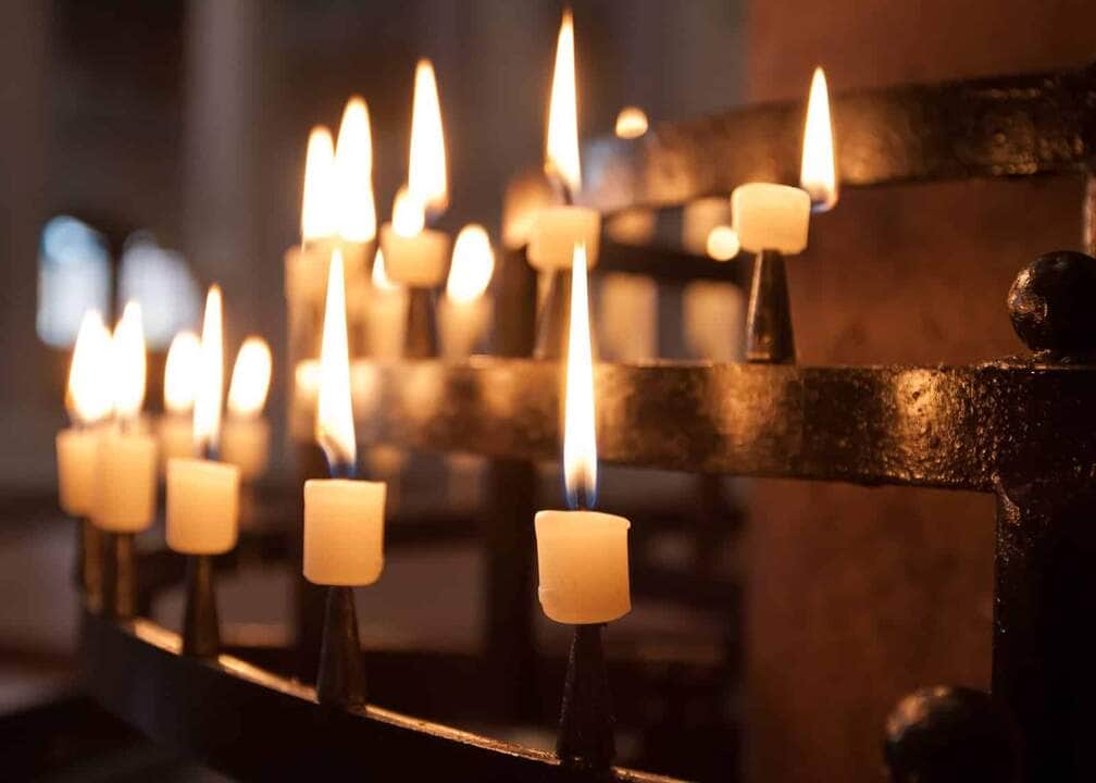 Foto em escala de cinza da igreja - Fotos do Canva