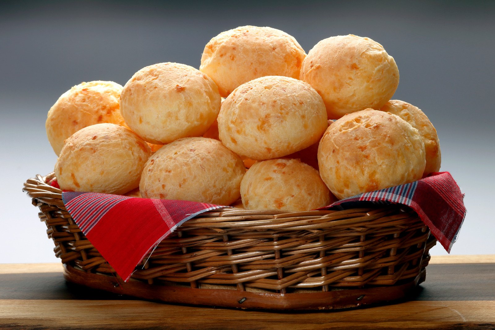 Pão de queijo lanche brasileiro - Fotos do Canva