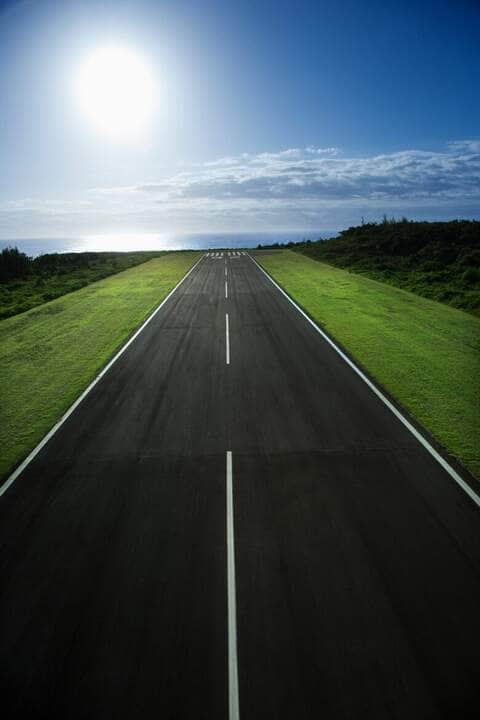 Private airplane taking off from runway - Fotos do Canva