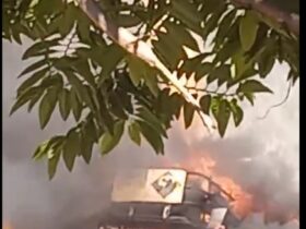 Duas motos pegaram fogo após uma colisão na tarde de ontem segunda-feira (8), em Barra do Garças, a 511 km de Cuiabá. O acidente ocorreu por volta das 14h, no bairro São José, próximo a Policlínica.