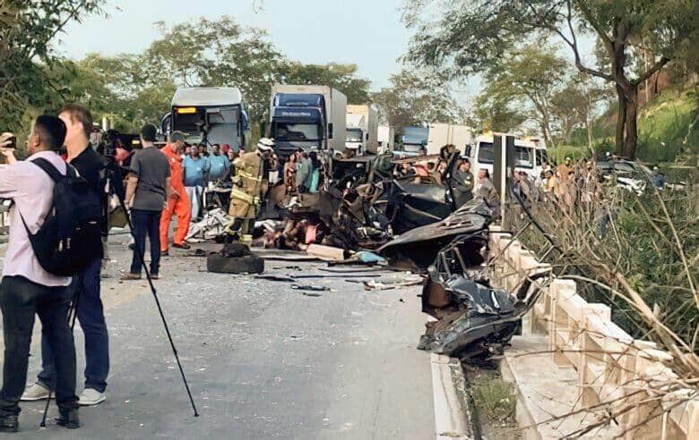 Brasília (DF) 13/01/2024 - Acidente entre ônibus e caminhonete deixou ao menos 8 mortos em Minas. Foto: Corpo de Bombeiros Minas Gerais/Divulgação