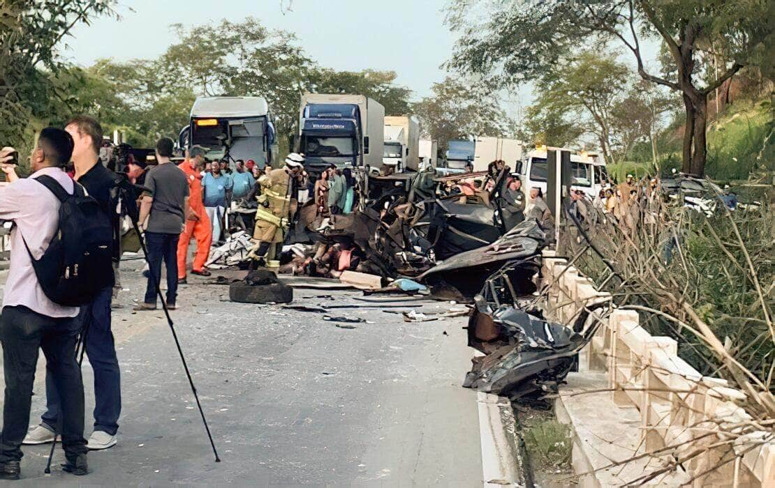 Brasília (DF) 13/01/2024 - Acidente entre ônibus e caminhonete deixou ao menos 8 mortos em Minas. Foto: Corpo de Bombeiros Minas Gerais/Divulgação