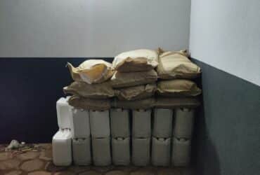 Homem é preso com 540 litros e 200 quilos de defensivos agrícolas contrabandeados do Paraguai em Cocalinho (MT)