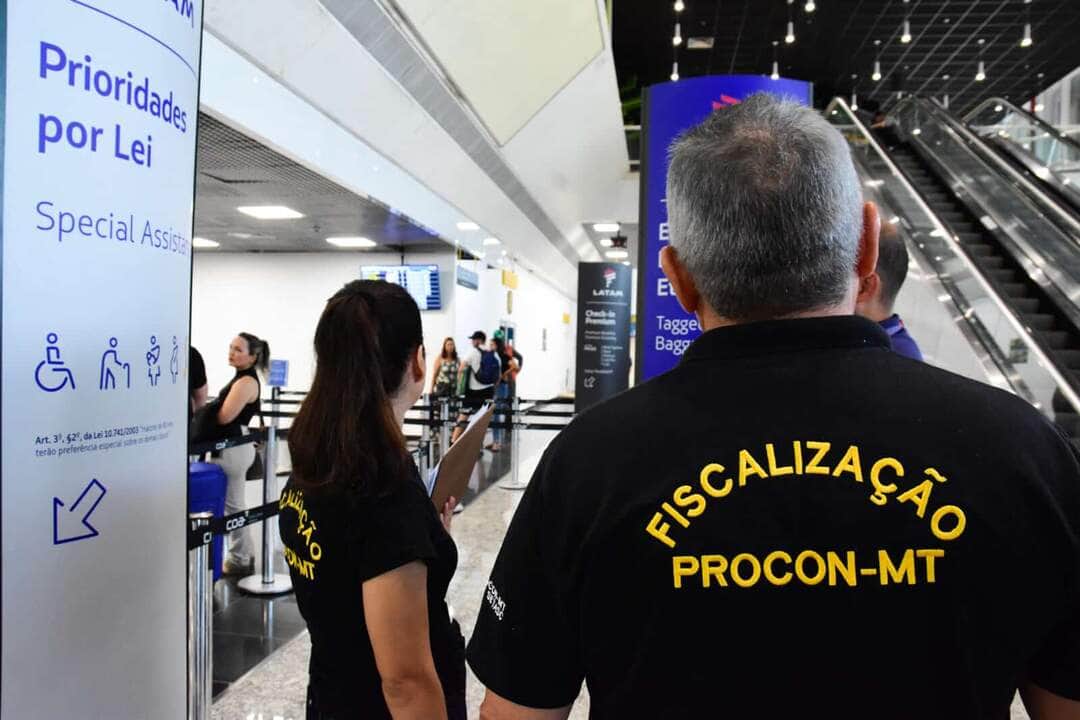 Fiscalização constata venda de produtos vencidos em supermercado em Colíder