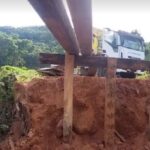 Ponte cai e deixa comunidade rural isolada após chuvas em Cáceres