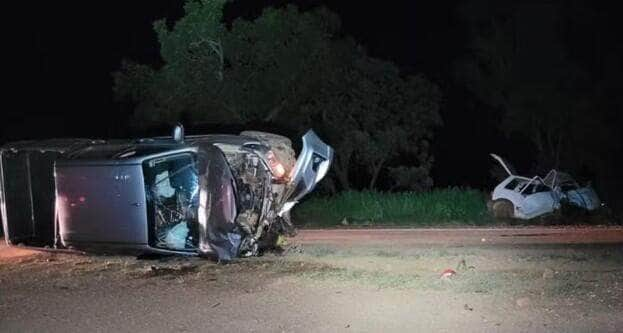 Colisão entre carro e caminhonete deixa três mortos em rodovia de Mato Grosso