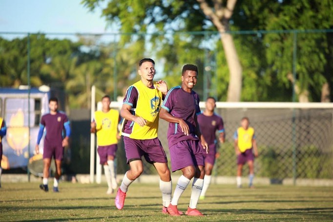 Santa Cruz x Retrô ao vivo; onde assistir o jogo do Santa Cruz nesta quinta (15). Foto: Divulgação