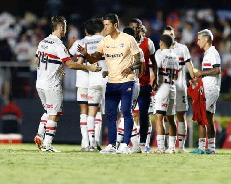 São Paulo x Santos ao vivo; onde assistir o jogo do São Paulo nesta quarta-feira (14). Foto: Rubens Chiri/SPFC