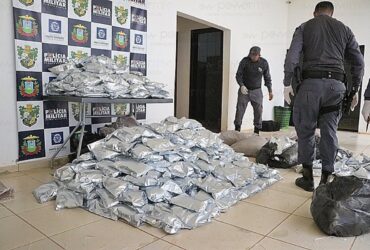 Policia Militar apreende meia tonelada de defensivos agrícolas ilegais que saiu de Lucas do Rio Verde