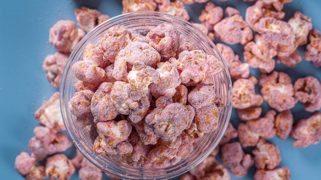 Pipoca caramelizada perfeita: Doce, crocante e irresistível! 2 Pipoca caramelizada