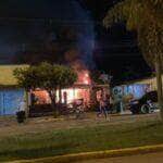 Incêndio destrói hamburgueria em Chapada dos Guimarães