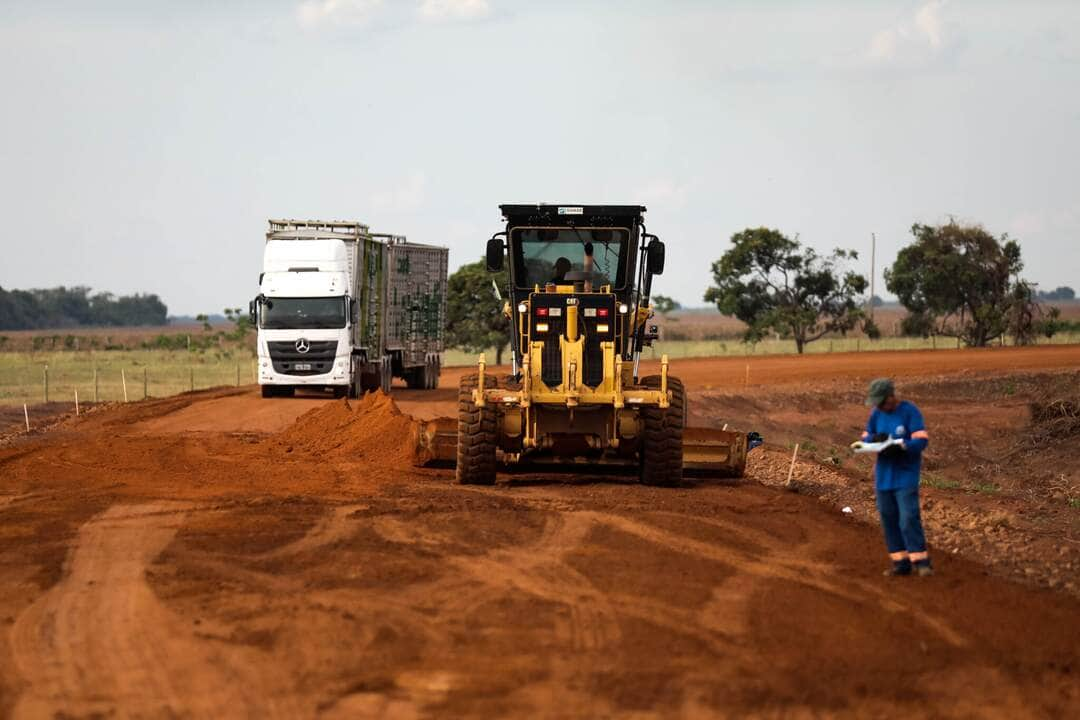 asfalto construido pelo governo na mt 339 vai beneficiar 15 mil familias de produtores de assentamento interna 1 2024 02 17 998087703 scaled