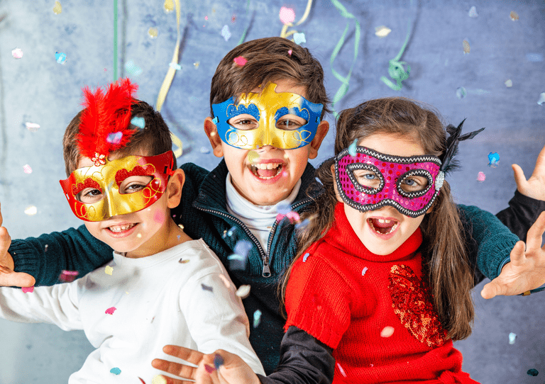 Carnaval é muito mais divertido quando os cuidados com a saúde entram na folia - Imagem: Freepik