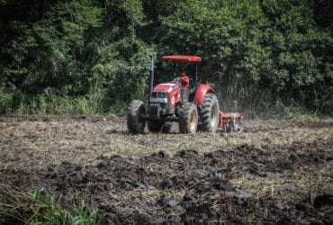 Tratores e implementos agrícolas contribuem com avanço na produção de comunidades em Poconé       Crédito - Michel Alvim/ Secom-MT
