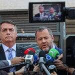 Brasília (DF), 18/10/2023, O ex-presidente Jair Bolsonaro, fala com jornalistas, na sede da Polícia Federal em Brasília. Foto: Valter Campanato/Agência Brasil