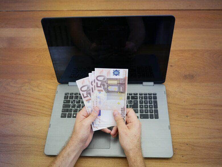 Como ganhar dinheiro sem sair de casa em 2025