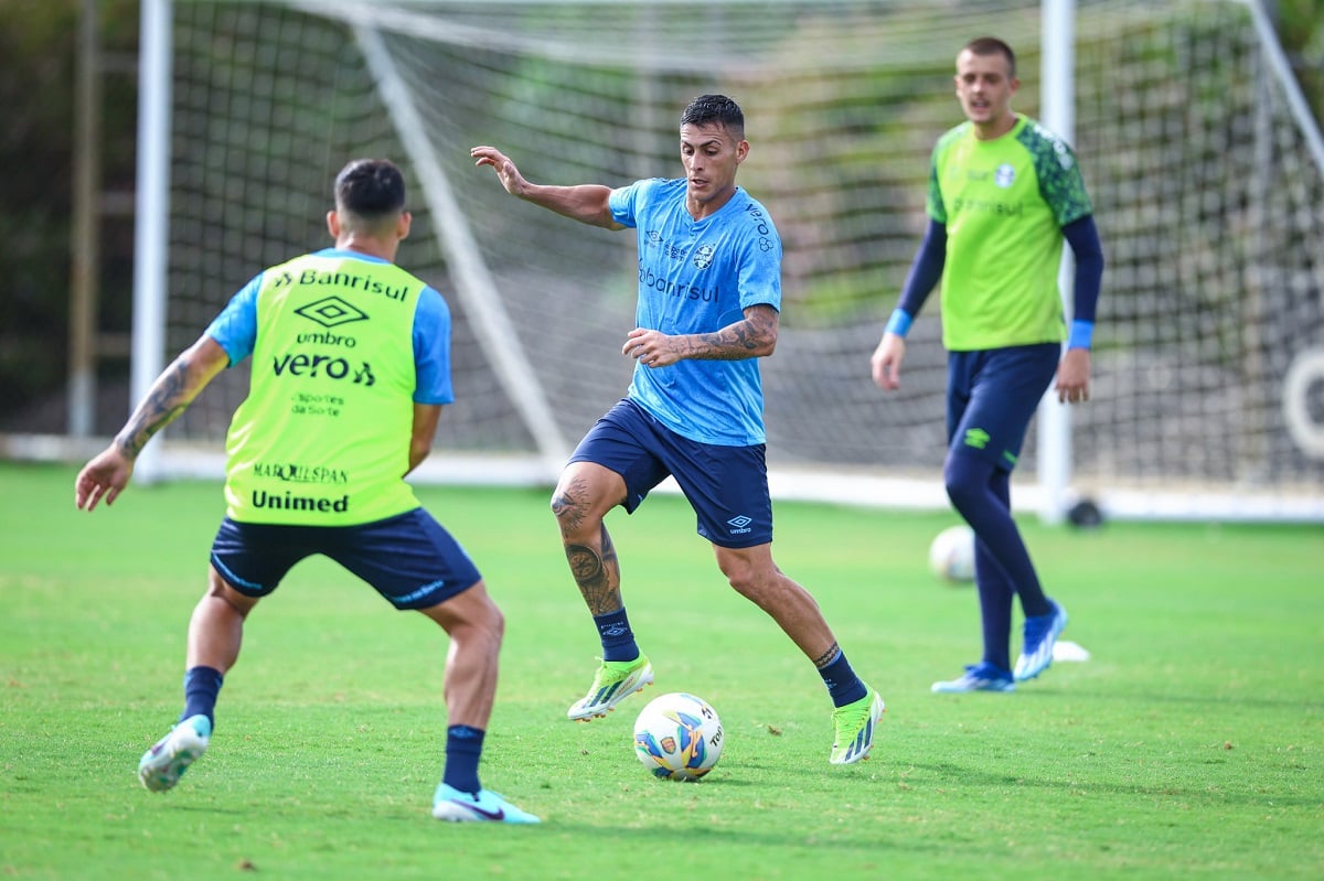 Caxias x Grêmio ao vivo; onde assistir, horário e escalações do jogo deste sábado (16) pelo Gauchão. Foto: Lucas Uebel/GFBPA Caxias x Grêmio ao vivo; onde assistir, horário e escalações do jogo deste sábado (16) pelo Gauchão. Foto: Lucas Uebel/GFBPA