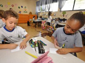 Crianças da educação infantil em sala de aula Por: Arquivo/ Agência Brasil