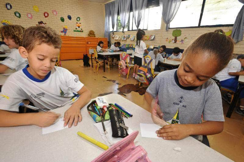 Crianças da educação infantil em sala de aula Por: Arquivo/ Agência Brasil