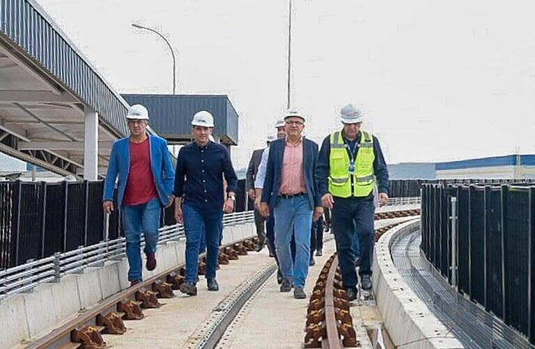 Ministros visitam aeroporto de Guarulhos para acompanhar obras do sistema Aeromóvel -