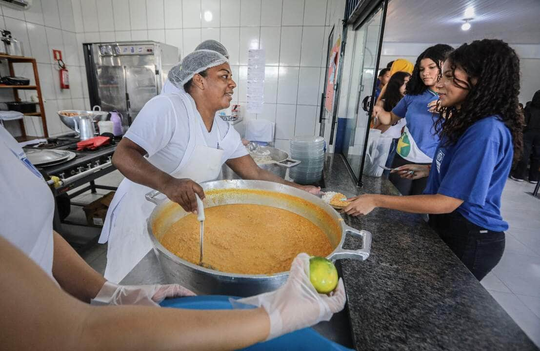 Tânia Martes da Silva trabalha há 12 anos na EE Pascoal Moreira Cabral - Foto por: Michel Alvim - SECOM / MT