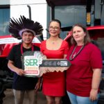 Primeira-dama Virginia Mendes fez a indicação de entrega de trator aos indígenas Suruí              Crédito - Jana Pessôa/Unaf